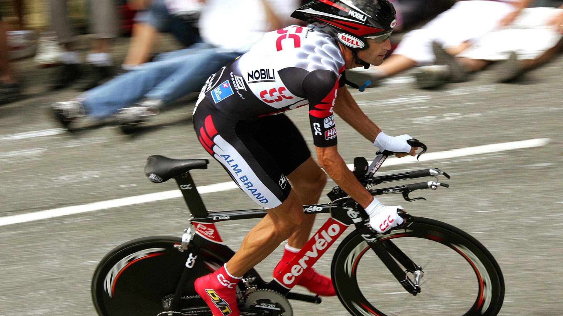 英超争冠白热化,曼城、阿森纳、利物浦三强鏖战,悬念持续至末轮