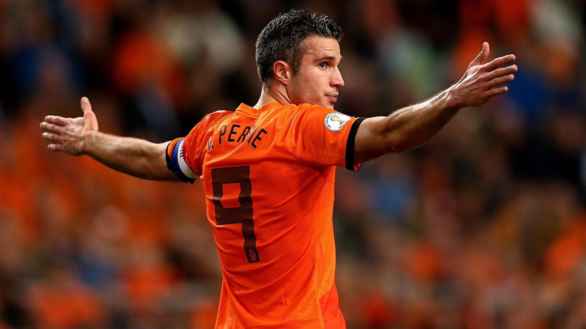 转会市场风云再起,豪门争抢新星,天价合约重塑足坛格局